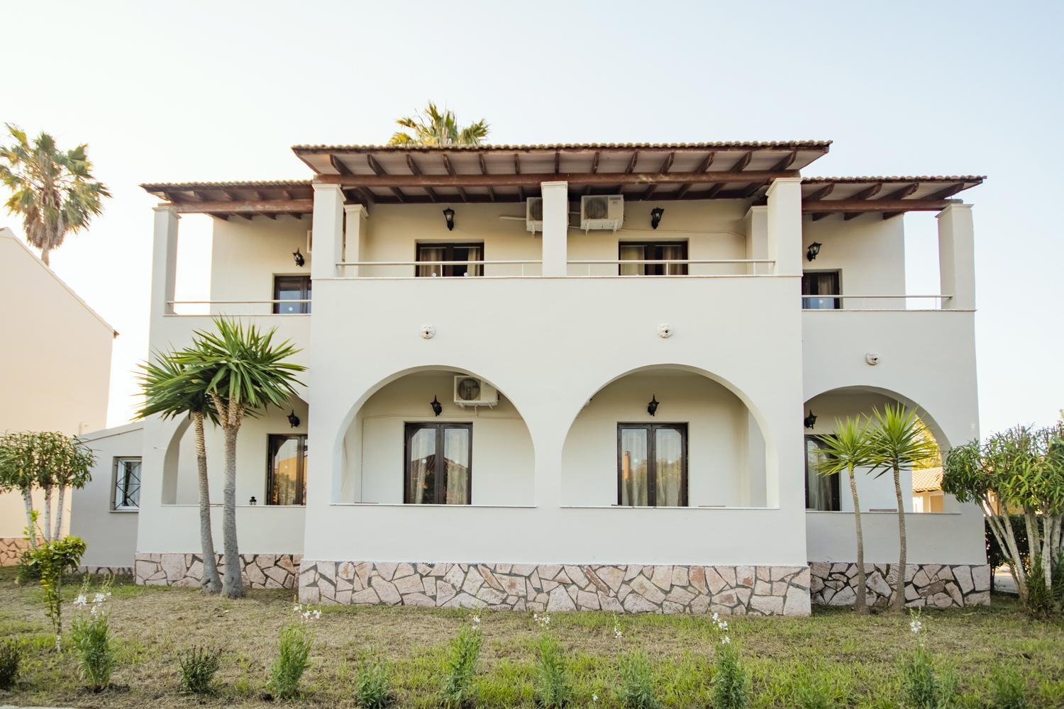 Parakladi Seaside Retreat Apartment Lefkimmi  Bagian luar foto