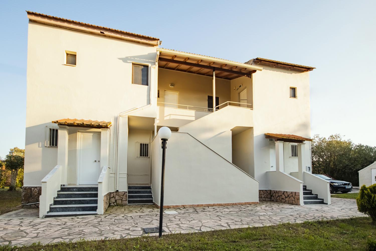 Parakladi Seaside Retreat Apartment Lefkimmi  Bagian luar foto
